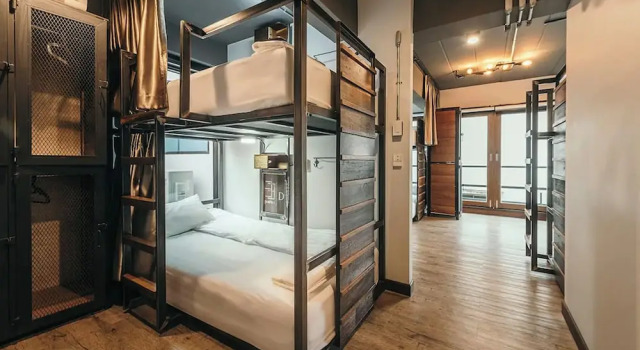 Семейный номер Standard с балконом 33 Poshtel