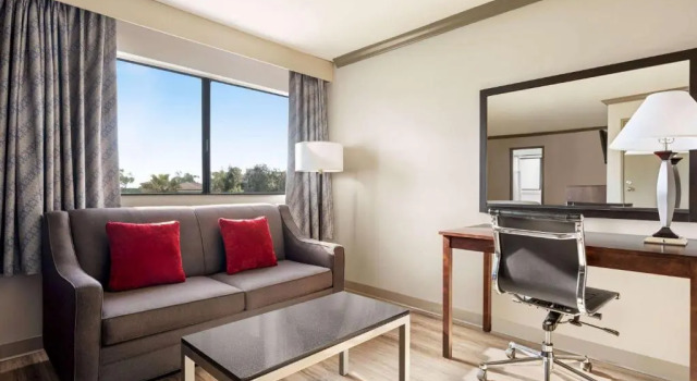 Двухместный люкс c 1 комнатой Baymont by Wyndham Monterey Park