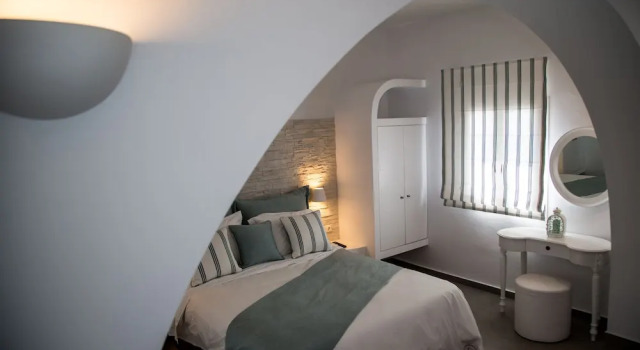 Двухместные семейные апартаменты с балконом и с видом на море Villa Renieris