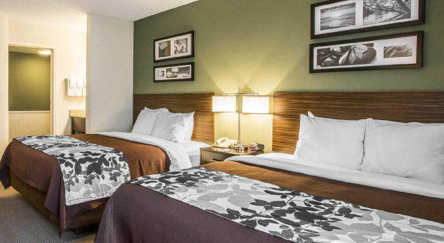 Четырёхместный люкс Sleep Inn & Suites Queensbury - Lake George