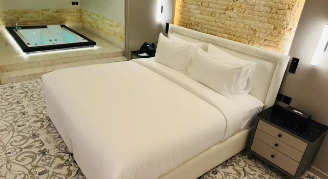Люкс Royal Luxury Night Hotel Al Yasmin