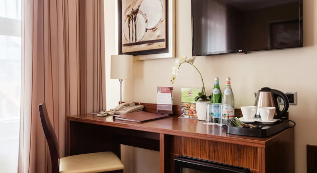 Двухместный полулюкс Avalon Hotel & Conferences