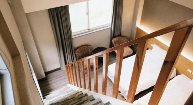 Люкс Koi Lake Hotel