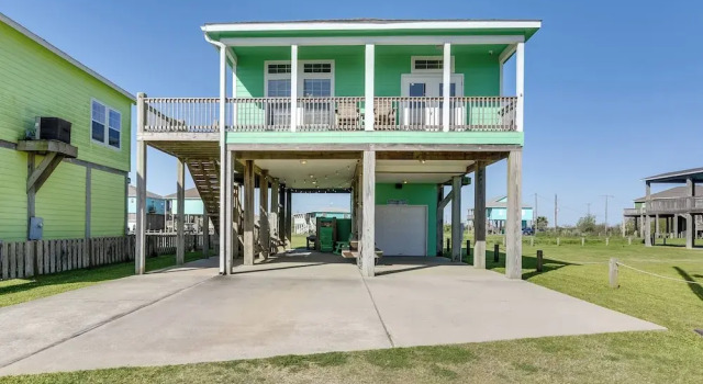 Коттедж Walk to Shore! Coastal Family Gem in Crystal Beach