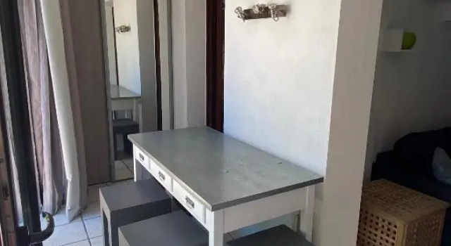 Logement entier T2 climatisé, parking gratuit, jardin, mer