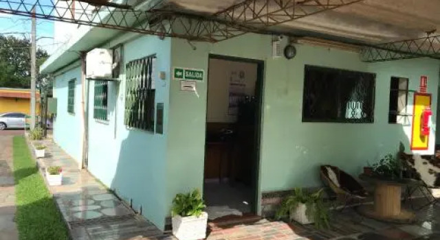 Apart Hotel Los Azahares, Prenota Hotel Hotel a Salto con parcheggio, Parcheggio