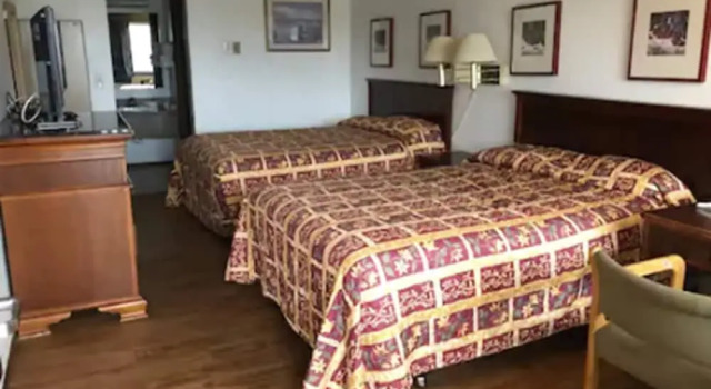 Четырёхместный номер Standard Kings Motor Inn