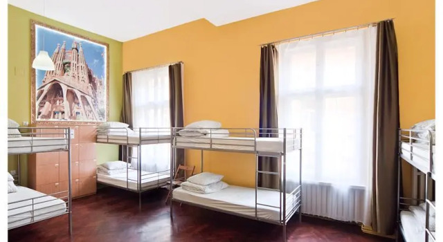 One World Hostel, Забронировать Хостел Хостелы Кракова, рядом с Базилика святой Марии, Хостел