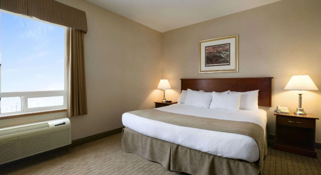Двухместный номер Standard Days Inn by Wyndham Moose Jaw