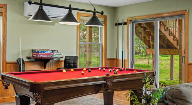 Sleeps 18 Lake Access, Game Room, Close to Skiing Otter Banks by Avantstay, Buchen Sie Ferienhaus Albrightsville 
