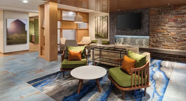 Fairfield Inn & Suites Lexington East I-75, Забронировать Отель Отели Лексингтон с бассейном, рядом с Торговый центр Гамбург-Плейс, Бассейн