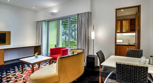 Полулюкс с балконом Novotel Palembang