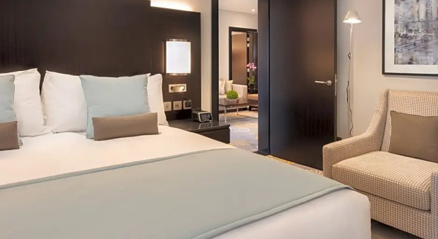 Двухместный люкс c 1 комнатой с видом на сад Crowne Plaza Bahrain by IHG