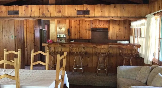 Люкс с 2 комнатами с балконом и с видом на реку Kern Riverview Inn