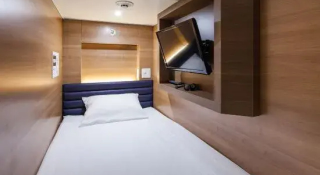 Мужская капсула Ys CABIN Osaka Namba