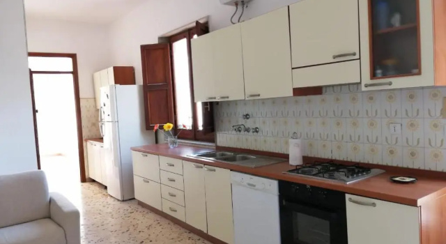 Коттедж с 3 комнатами Casa Lisa a due passi dal mare con ampio giardino