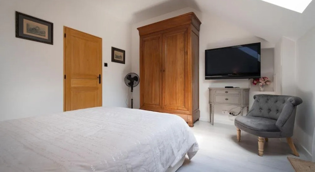 Le Clos de La Rousselière B and B, Book Bed and Breakfast  