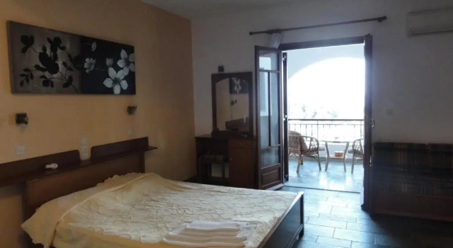 Студия Captain Georges Apartments