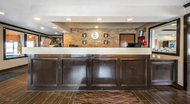 Baymont Inn & Suites Weirton, Buchen Sie Hotel Weirton West Virginia