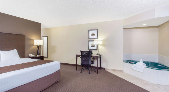 AmericInn by Wyndham Rhinelander, Buchen Sie Hotel Rhinelander Wisconsin
