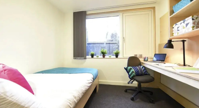 Номер Standard Raymont Hall in London
