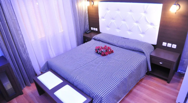 Трёхместный номер Standard Hotel Emporiko