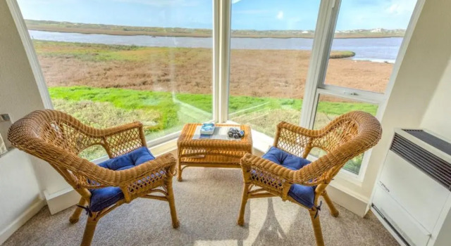 Двухместный номер Superior с видом на реку Captains Inn at Moss Landing
