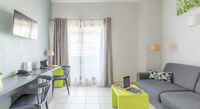 Апартаменты c 1 комнатой с балконом AppartCity Confort La Ciotat - Côté Port