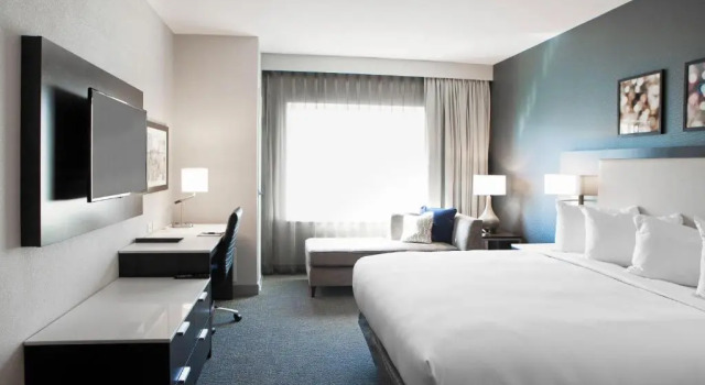Двухместный номер Standard с балконом Hilton Garden Inn Minneapolis - University Area