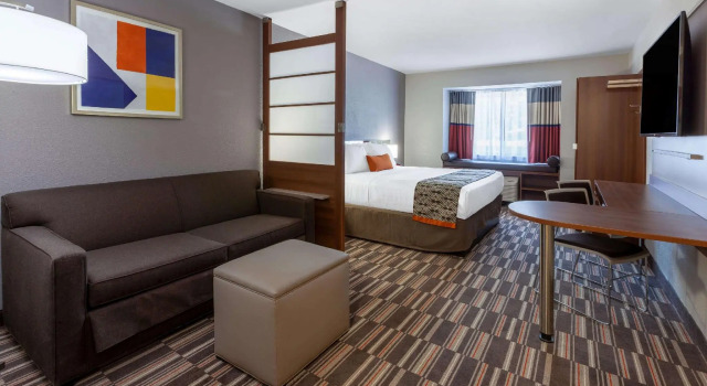 Двухместный люкс студия Microtel Inn & Suites by Wyndham Sunbury - Columbus North