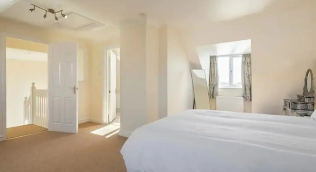 Abingdon House - 4 BR on the Marina, 预订 度假屋 阿宾登 牛津郡