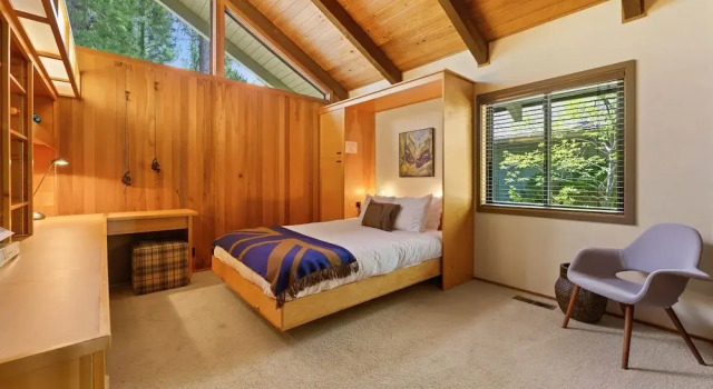 2 Pioneer Home features Brand New Hot Tub and Bikes to Explore Sunriver by RedAwning, Prenota Casa vacanze Sunriver 