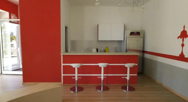 Happy Hostel For Young, Book Hostel / Vandrerhjem Hostels i Bari Province, Hostel / Vandrerhjem