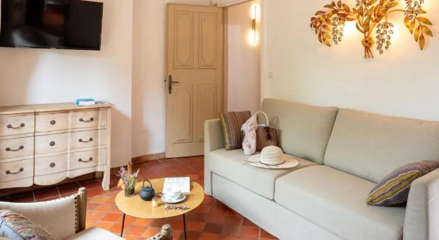 Relais et Chateaux La Bonne Étape, Rezervasyon Otel Chateau-Arnoux-Saint-Auban Route Napoléon