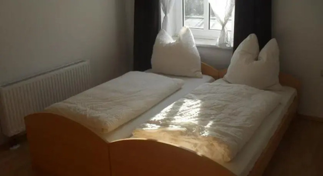 Pension Am Bogendreieck, Varaa Hotelli Zeithain Dresden
