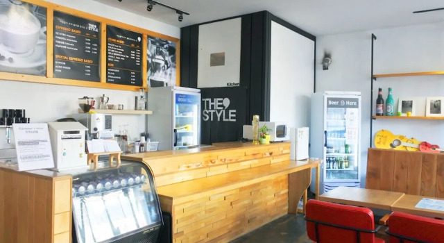 The Style Capsule Guesthouse - Hostel