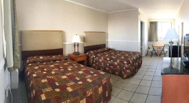 Номер Deluxe Four Winds Motel