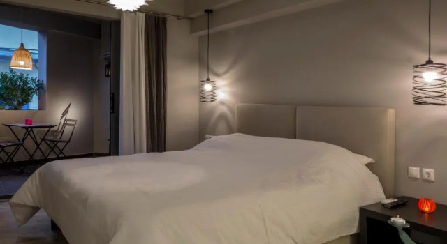 Апартаменты с балконом Athens Suites