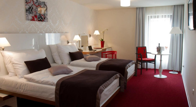 Hotel Tereziansky Dvur, Rezerwuj Hotel Hotele w Kraj hradecki ze śniadaniem, Śniadanie
