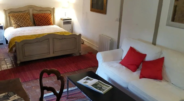 Cosy Castle in Onlay with Swimming Pool, Rezervovat Hotel Hotely v Morvan s parkováním, Parkování