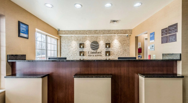 Comfort Inn & Suites Dayton North, Book Hotel Hoteller i Vandalia med pool, Swimmingpool