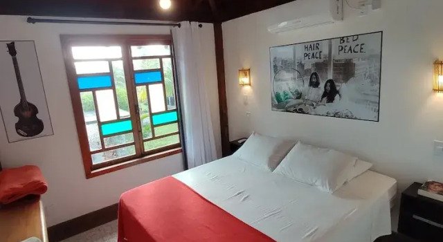 Четырёхместная студия с балконом и с красивым видом из окна Casa Larrosa Itaúna - Adults Only