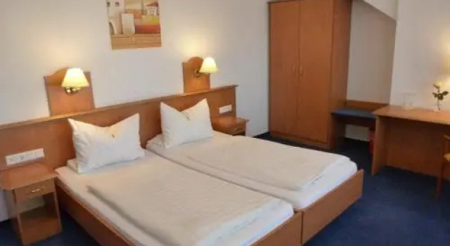 Hotel - Restaurant Goldnes Fass, Забронировать Отель Отели земли Гессена 3 звезды, 3*
