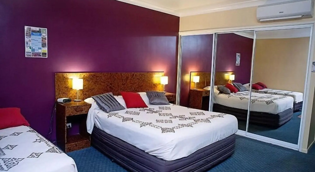 Townview Motel, Book Motel Hoteller i Mount Isa med parkering, Parkering