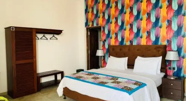 Funky Hotel, Забронировать Отель Хиккадува Округ Галле