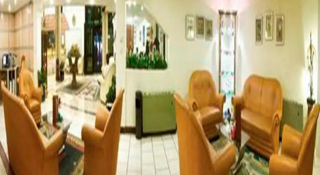 Aryo Barzan Hotel