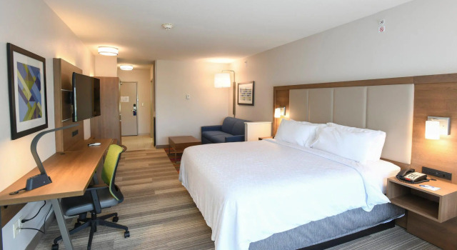 Двухместный люкс Holiday Inn Express Hotel & Suites Richwood - Cincinnati South by IHG