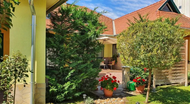 Апартаменты Gardenia Apartman