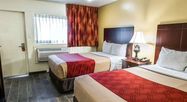 Четырёхместный номер Standard Econo Lodge Cocoa Beach - near the Port
