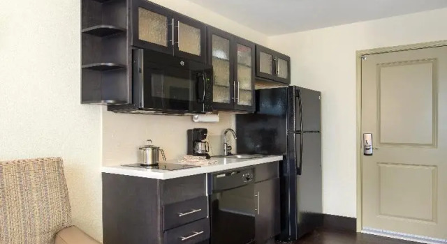 Номер Standard Candlewood Suites Columbia Hwy 63 & I-70 by IHG